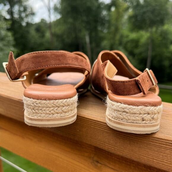 Eric Michael size 8.5 Flip Sandals Camel Suede Metallic Gold Leather Slingback - Picture 4 of 10